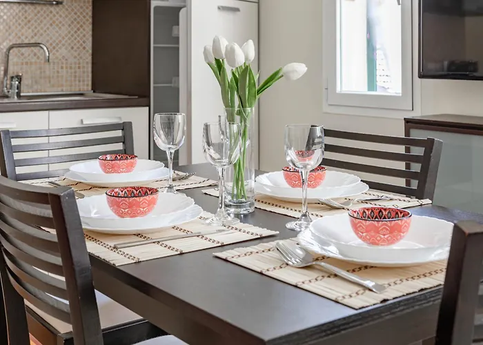 H11 Casa Zefiro - Centro - Parcheggio