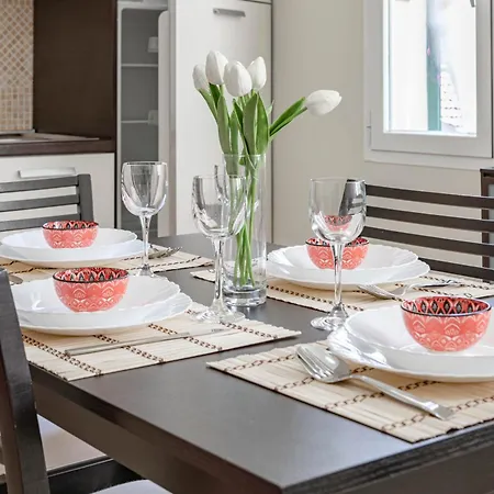 H11 Casa Zefiro - Centro - Parcheggio