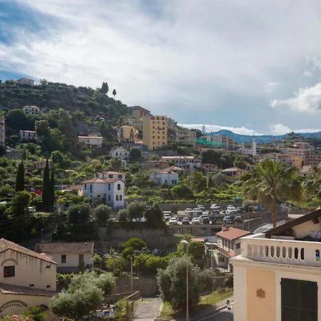 H11 Casa Zefiro - Centro - Parcheggio Apartamento Sanremo